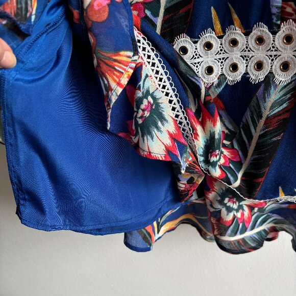 Red Carter Eyelet Lace Bell-Sleeve Tropical Dress - Size S - Picture 6 of 15